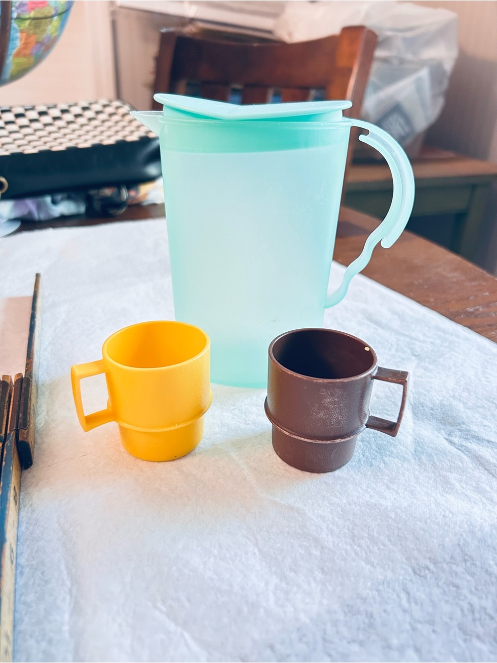 Vintage children’s Tupperware